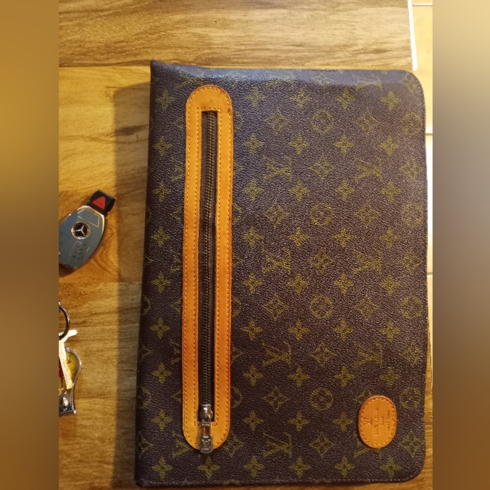 LV luis vuitton file holder